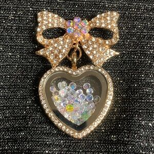 Simply gorgeous golden heart memory locket brooch